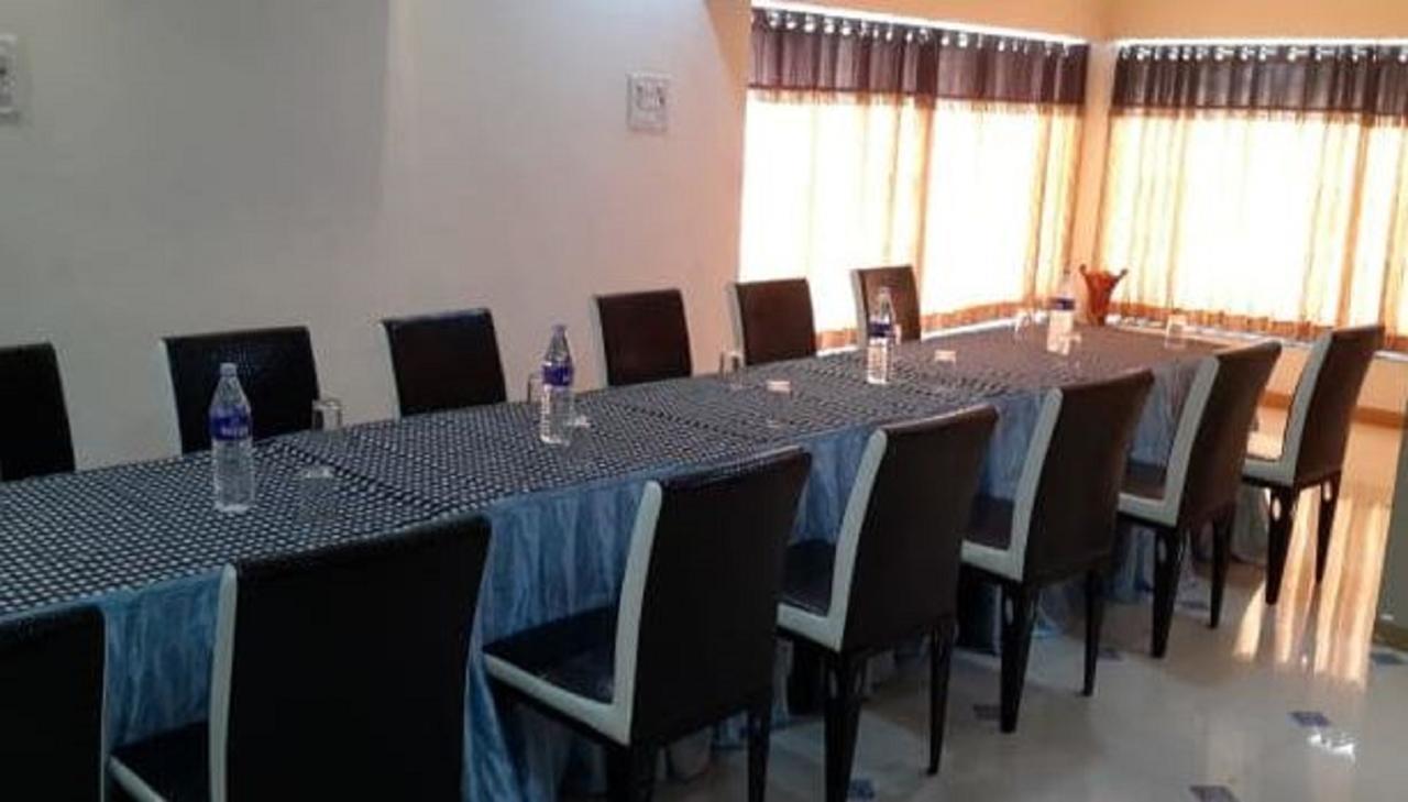 Manohar Mahal Jalgaon Ngoại thất bức ảnh
