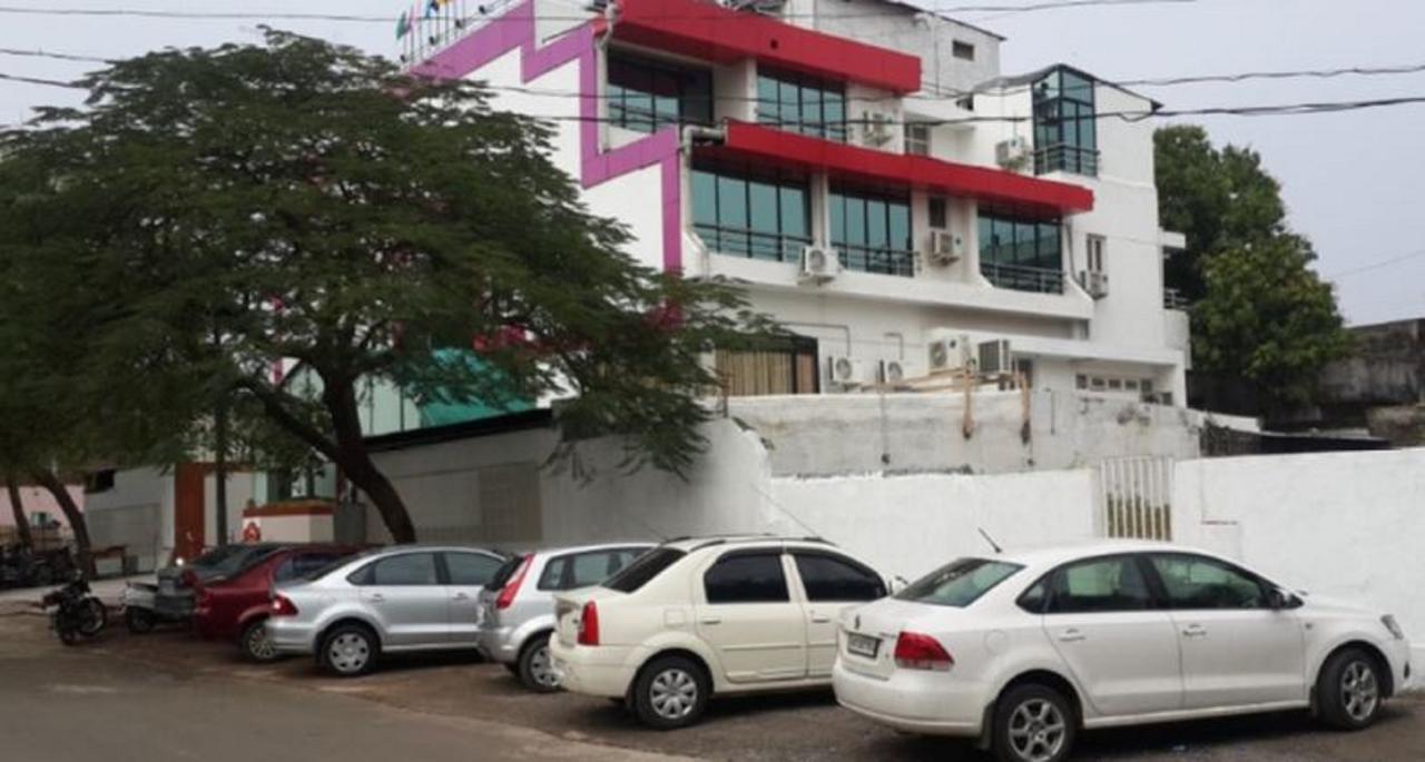 Manohar Mahal Jalgaon Ngoại thất bức ảnh